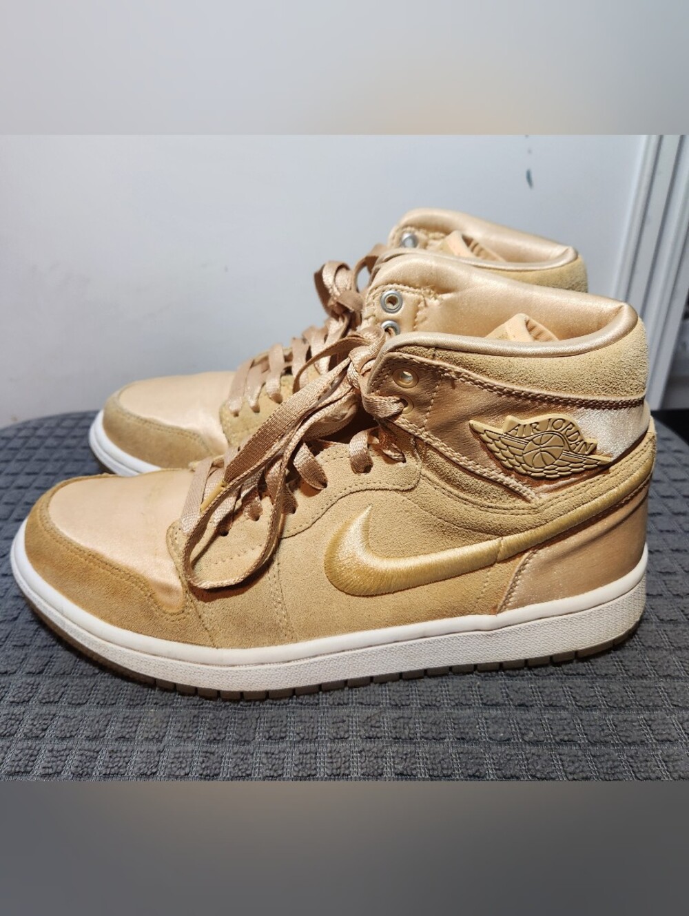 Air Jordan 1 Womens Size 8.5 Retro High Season Of Her Iced Peach Sneakers